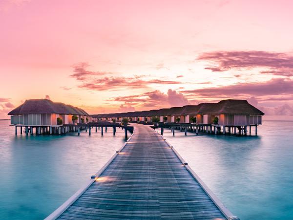 10 هتل روی آب در مقاصد غیرمنتظره در سراسر دنیا