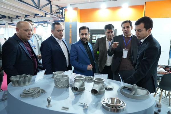 بازدید هیئتی از مدیران دانشگاه های ازبکستان از نمایشگاه ایران ساخت